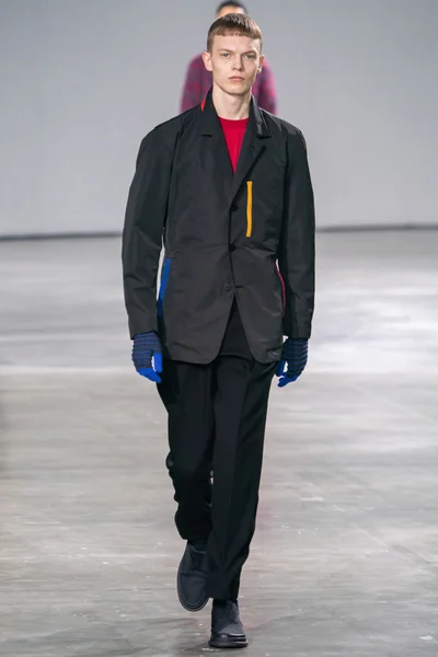 Look 37